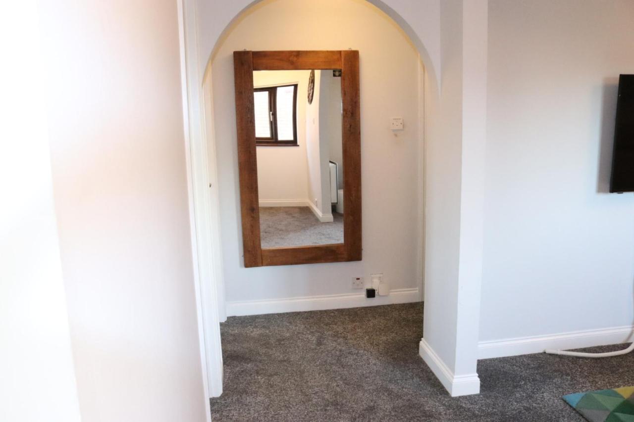 Garland Modern Apartment With Private Garden & Parking Dartford 5 Exterior foto