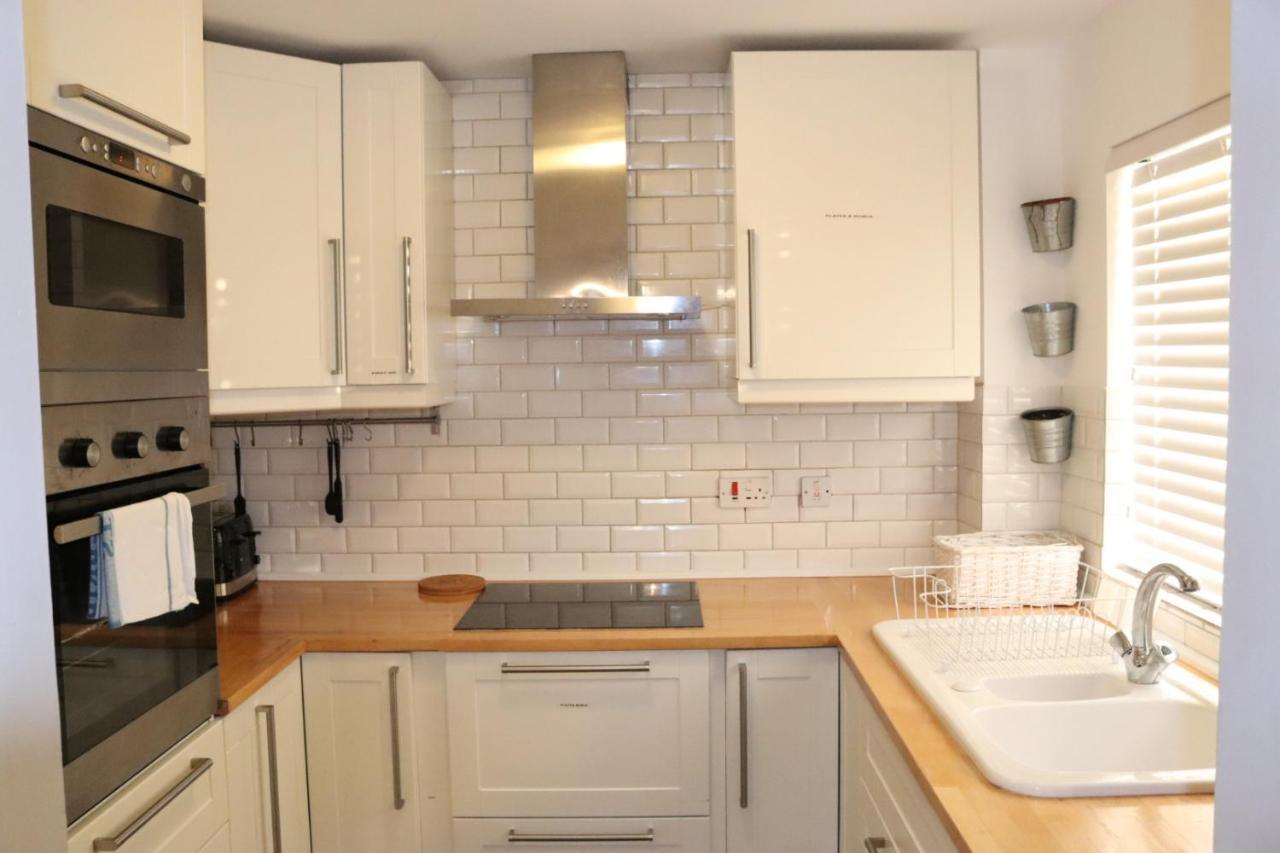 Garland Modern Apartment With Private Garden & Parking Dartford 5 Exterior foto