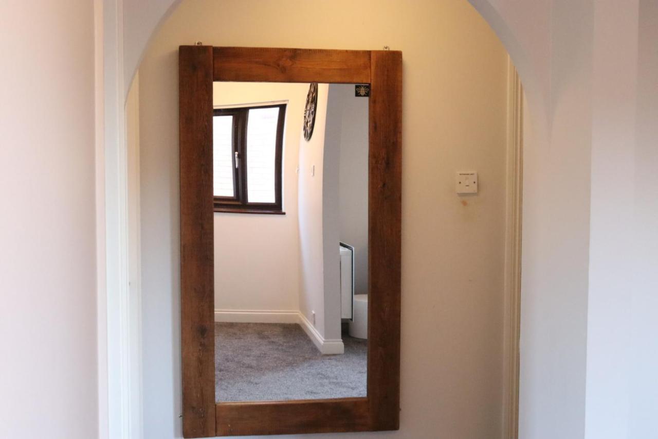 Garland Modern Apartment With Private Garden & Parking Dartford 5 Exterior foto